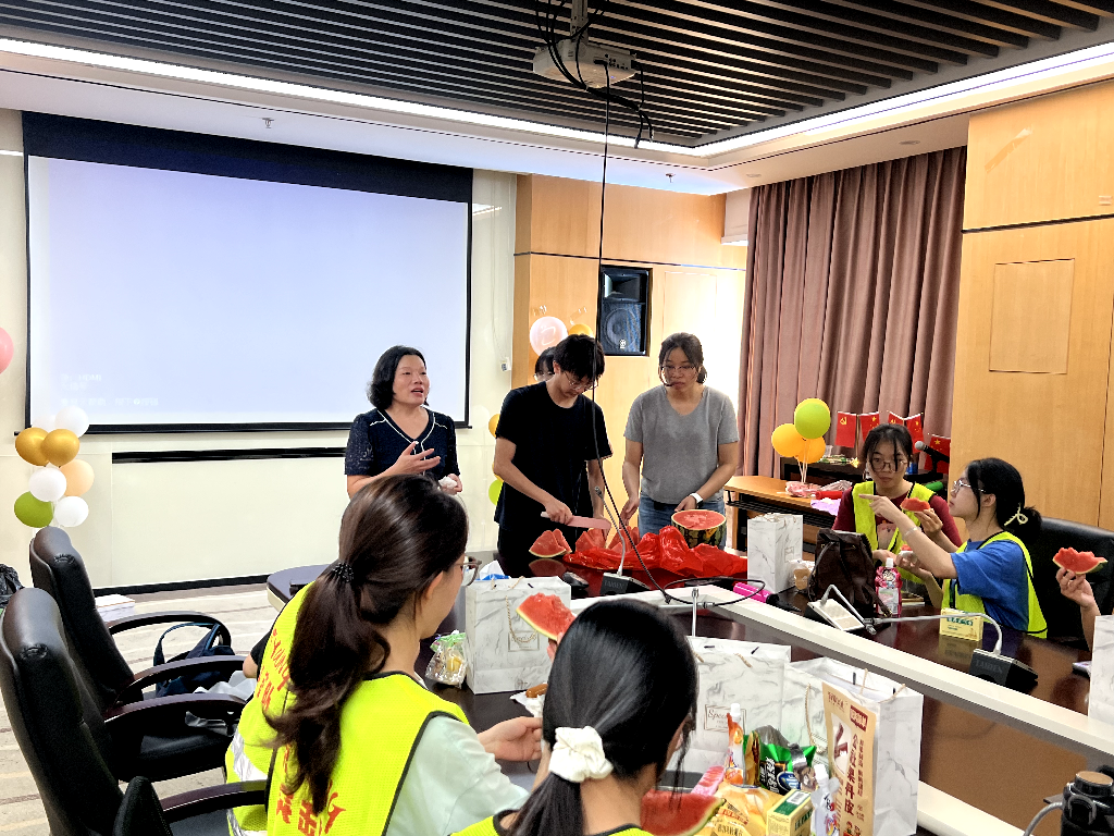 把关怀送进实训一线！管院导师团赴京东为“京